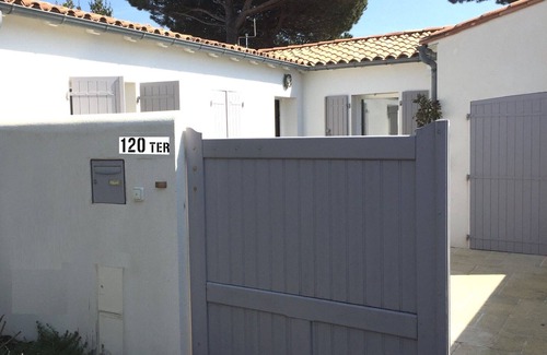 Le Bois-Plage-en-Re House | Large decorative house for 12. Garden, independent annex. 5 min from the beach