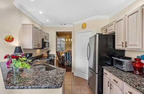 North Naples Condo | Large Deluxe 2-bedroom Condo in Bay Forest Naples Minutes to Beach - 30 day min.