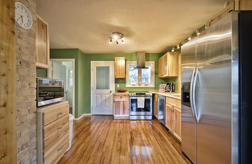 Sturgeon Bay House | Large Door County home 5 bedroom, 3 bath, with water view and access to marina