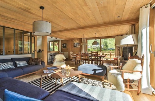 Les Tines Ski Chalet | Large family chalet in Chamonix