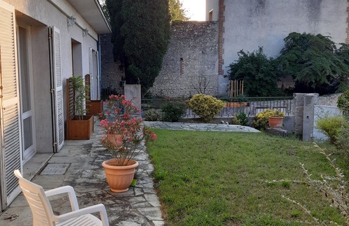 Blois House | Large family home in Blois with swimming pool (6 bedrooms, sleeps 11)
