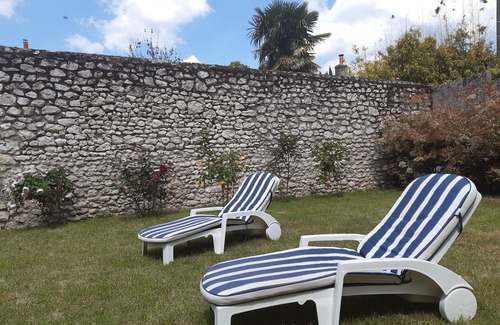 Blois House | Large family home in Blois with swimming pool (6 bedrooms, sleeps 11)