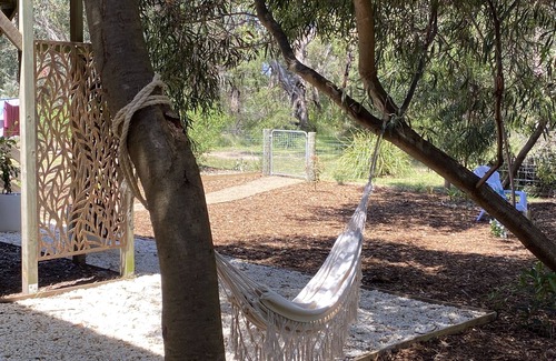 Anglesea House | Large family home with nature walk to beach and amenities