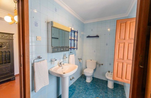 Alcaucin Hotel | Large Family House with Private Pool near the Beach