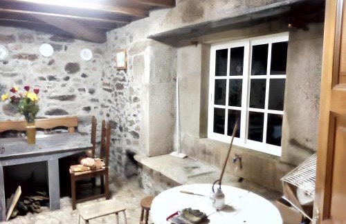 Chantada House | Large Family House with Garden and Mountain View - Lugo