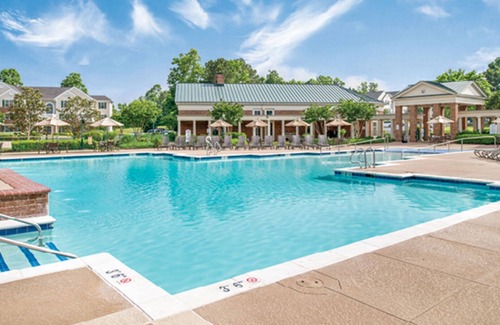 Berkeley Condo | Large Family Vacation Condo. 4BDR/4BA for 12. Full Amenities. Near Attractions.