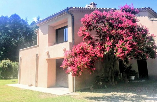Lasalle Villa | Large family villa with pool and garden.