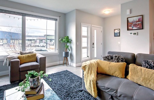Southeast Edmonton House | Large group and Family-friendly 4 Bedroom Beautiful Home