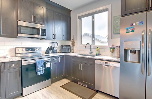 Southeast Edmonton House | Large group and Family-friendly 4 Bedroom Beautiful Home