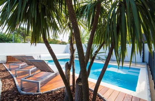 Perols Villa | Large holiday home with pool just steps from the beach