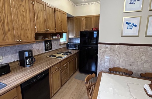 Dyersville House | Large Home 5 min to Field of Dreams