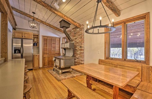 Fraser House | Large home on 5 acres, 5 bedrooms, 3 bathrooms and sleeps up to 14 people