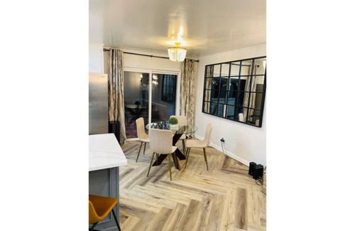 Concord House | Large home with Separate Apartment & Private Pool