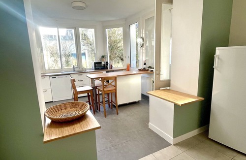 Etel Cottage | Large house, 100 m from the beaches and the port, ETEL center, close to all shops