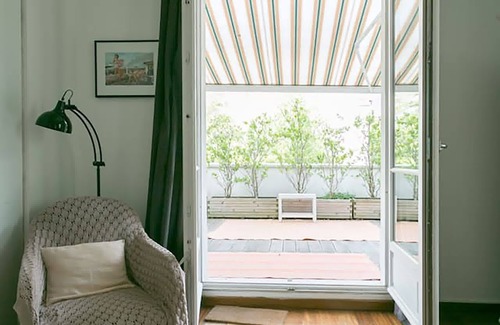 Issy-les-Moulineaux House | Large house with swimming pool and garden (near metro/tram/RER)