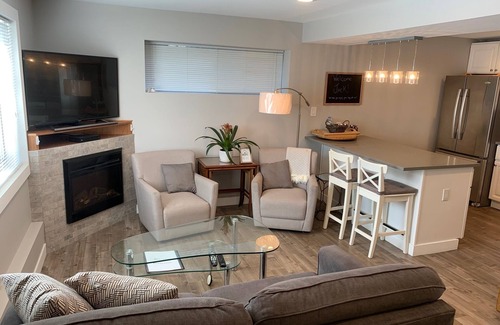 Coquitlam House | Large kitchen/in suite laundry/Self Contained, Central location.