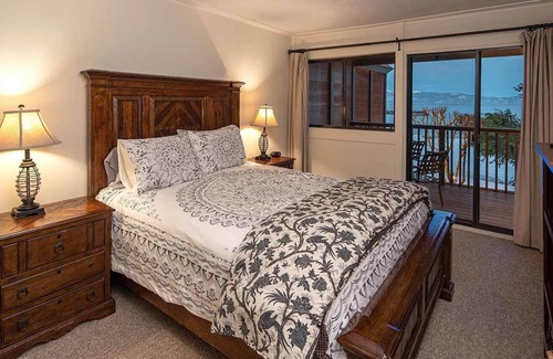 Tahoe Tavern Condo | Large Lakefront 4 Br 3Ba in Tahoe Tavern