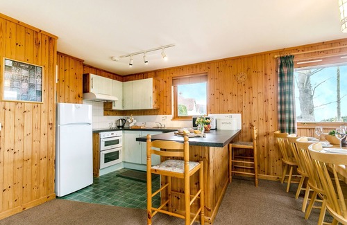 Minehead Cabin | Large Lodge in 3 acres with fabulous Exmoor views, 1.5 mile walk to shops & pubs with beach beyond
