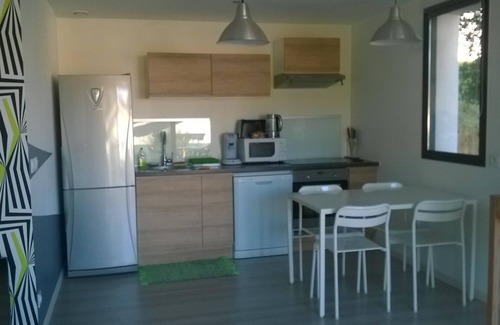 Labenne Apartment | Large lodge under the pines, quiet/garden, 2CH/BICYCLES/bbq/wifi/Rated 3*.