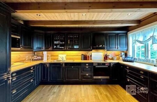 Ringsaker House | Large log cabin at Sjusjøen with sauna, fireplace and panoramic view
