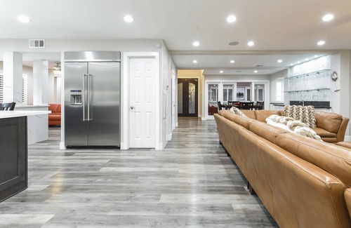 Las Vegas House | Large, Luxurious 5 Bed, 4 Bath Resort Villa, 3/4 Acre Tennis/Basketball Courts