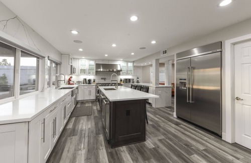 Las Vegas House | Large, Luxurious 5 Bed, 4 Bath Resort Villa, 3/4 Acre Tennis/Basketball Courts