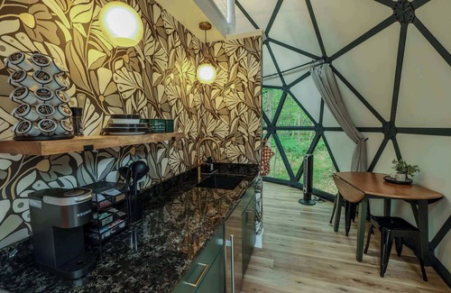 Freeport Cabin | Large, luxurious geodesic dome - 06