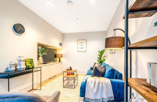 Holborn and Covent Garden Apartment | Large Luxury Contemporary Apt in Bloomsbury