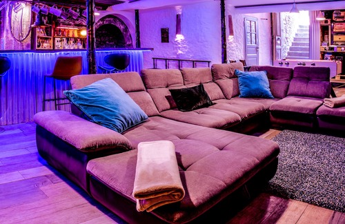 Villegailhenc House | Large luxury group accommodation, 30 guests, 16 bedrooms, heated pool & hot tub