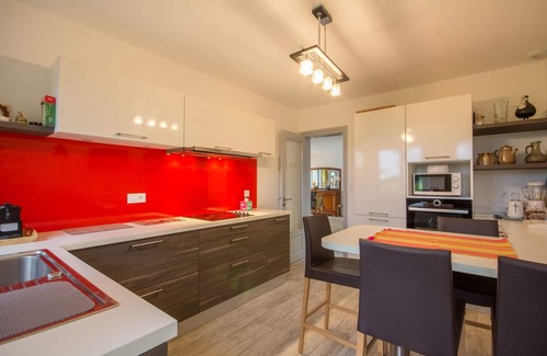 Erdeven House | Large luxury villa with Jacuzzi sleeps 11 near beach Morbihan sud
