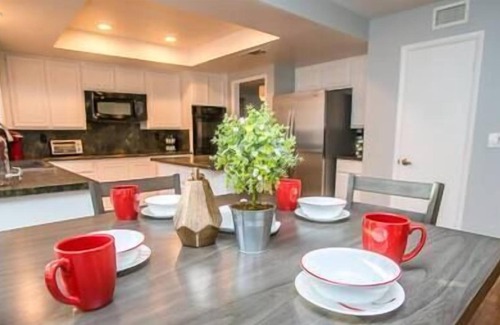 Canyon Gate House | ❤️Large & Modern 4b3b Vegas Home with Pool & Spa!
