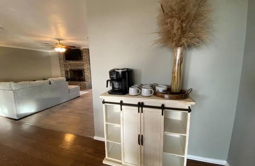 Amarillo House | Large Modern Family Home!