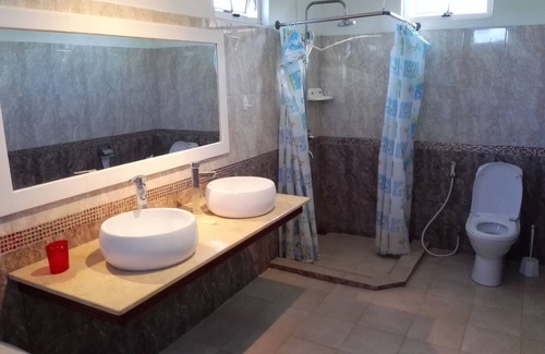 Roches Noires House | Large modern house 3 bedrooms 3 bathrooms without vis-à-vis air conditioning near Azuri
