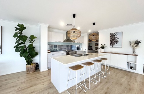 Lennox Head House | Large Modern Luxury House Lennox with Heated Pool, Close to Shops, Beach & Byron