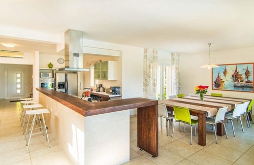 Mirce Villa | Large Modern Villa, Private Heated Infinity Pool, Amazing Sea Views, just 10 meters from the Beach!