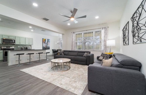 Highgate Park House | Large Pool Home With Spa & Game Room - 3 Master Suites Close to Attractions