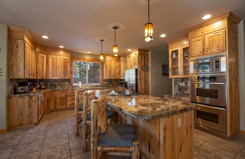 Sunriver House | Large Premier Home With A/C, SHARC, New Furniture, New Hot Tub and Pool Table