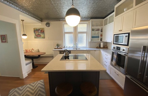 Hastings House | Large Renovated Character Home with 3 beds/2 baths