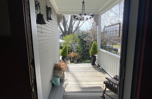 Hastings House | Large Renovated Character Home with 3 beds/2 baths