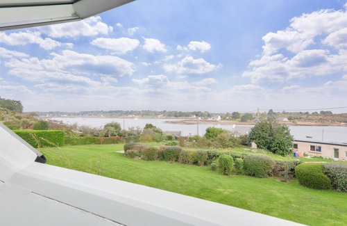Saint-Philibert House | Large river view house for 8 in St Philibert