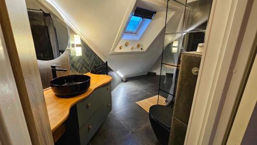 Alesund House | Large room, unique loftspartment, balcony, free parking