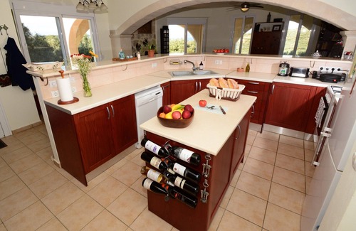 Kissamos Villa | Large Seacoast Villa on Estate in Crete’s Western Olive Region. Avail. Yr-Round.