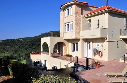 Kissamos Villa | Large Seacoast Villa on Estate in Crete’s Western Olive Region. Avail. Yr-Round.