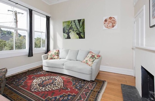 Devonport House | Large Spacious family home,close Devonport& Beachs
