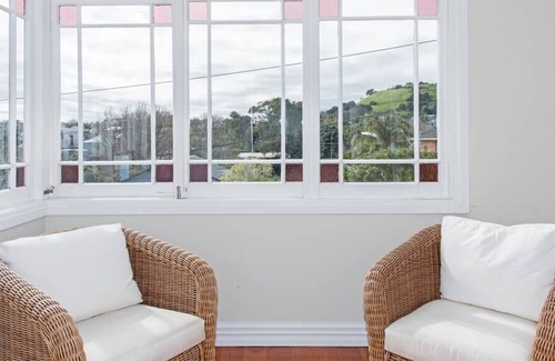 Devonport House | Large Spacious family home,close Devonport& Beachs