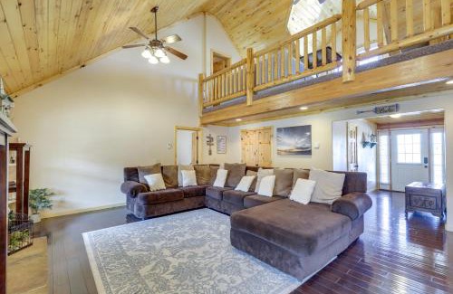 Sterling House | Large Sterling Cabin Less Than 1 Mi to Palisade State Park