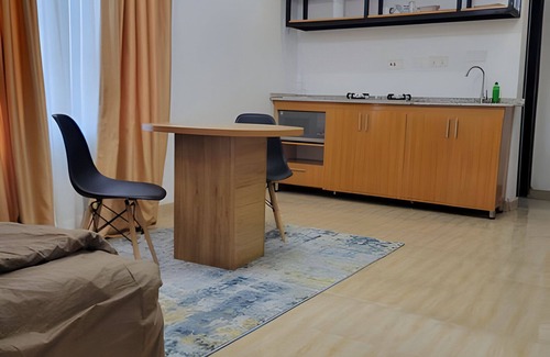 Abuja Apartment | Large studio with AC and WiFi in delightful Abuja