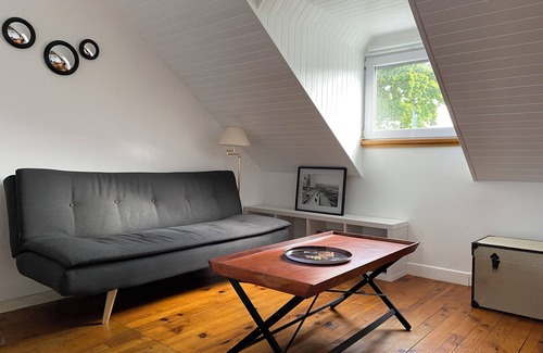 Plerin Apartment | Large studio with sea view