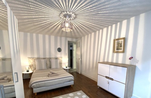 Angouleme Apartment | Large T2 fully equipped city centre with courtyard