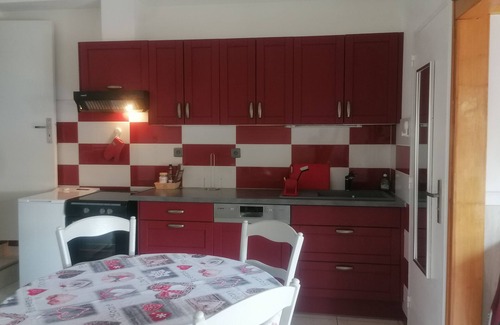 La Ciotat Apartment | Large T2 in villa with sea view and spa not overlooked